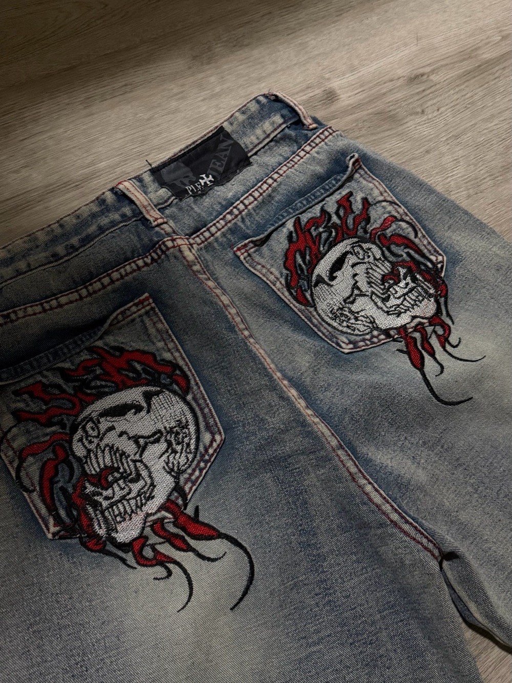 Y2K Grunge Relaxed Light Blue Skull Embroidered Back-Pocket Jeans